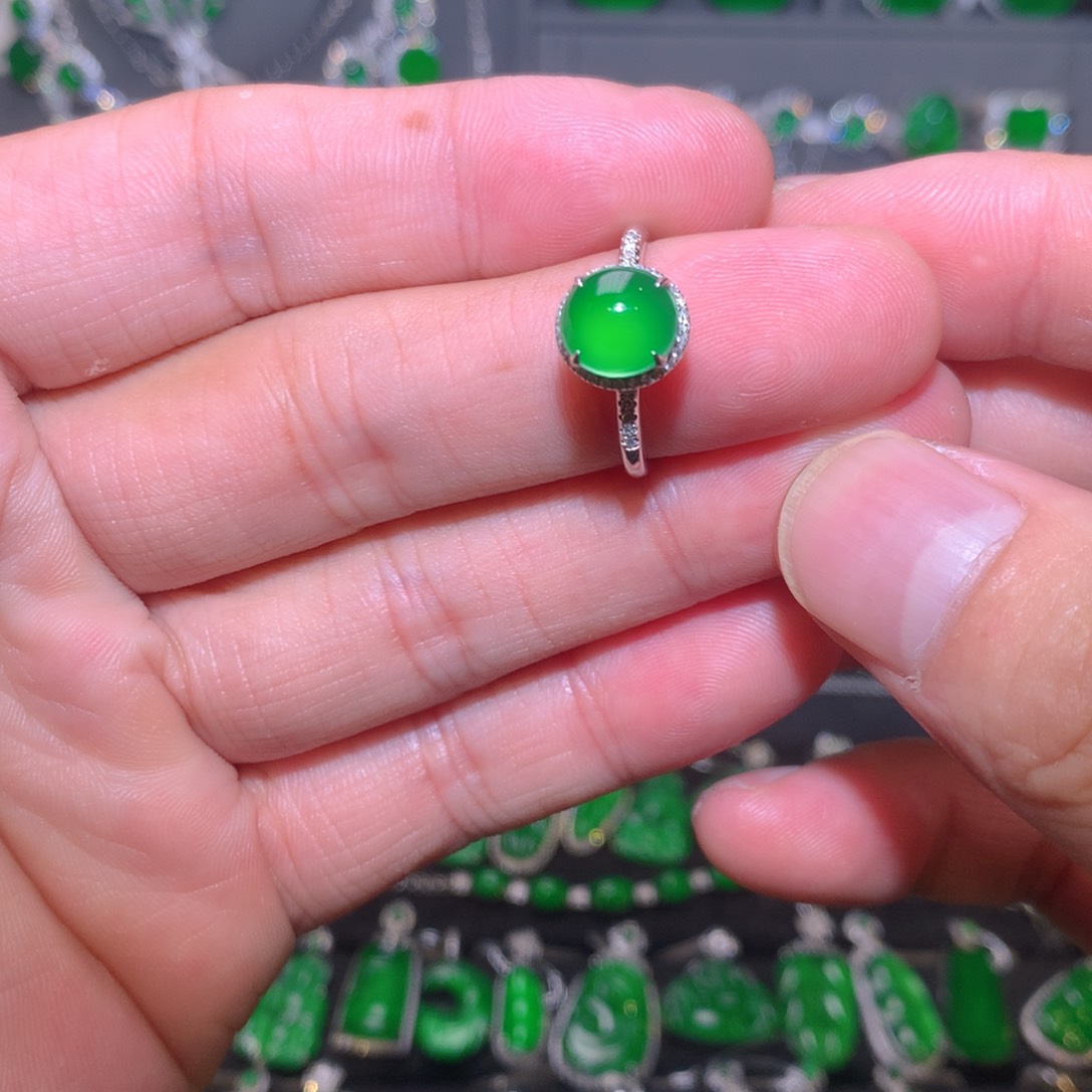 翡翠戒指9K金镶嵌天然翡翠