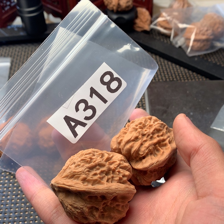 文玩核桃吊坠靠山王