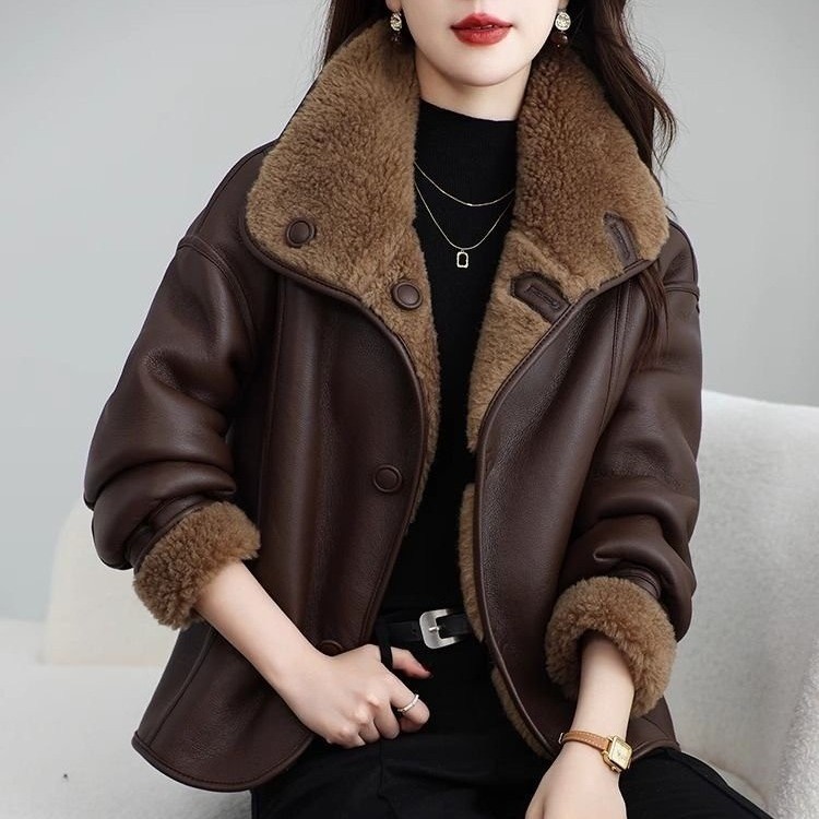 双面穿羊羔毛皮毛一体女夹克2025新款羊剪绒皮草外套冬机车服大衣