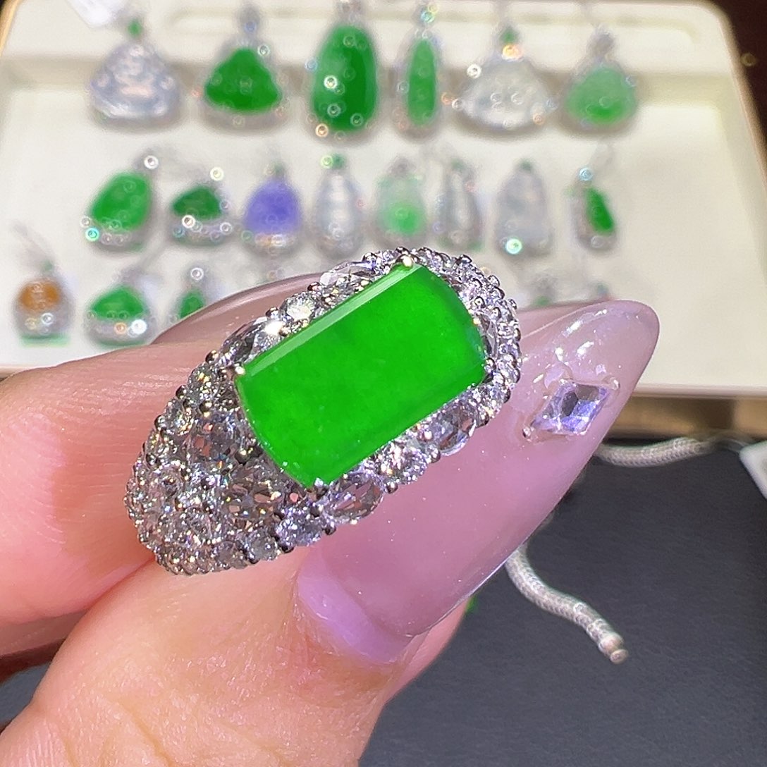 翡翠未镶嵌戒指翡翠