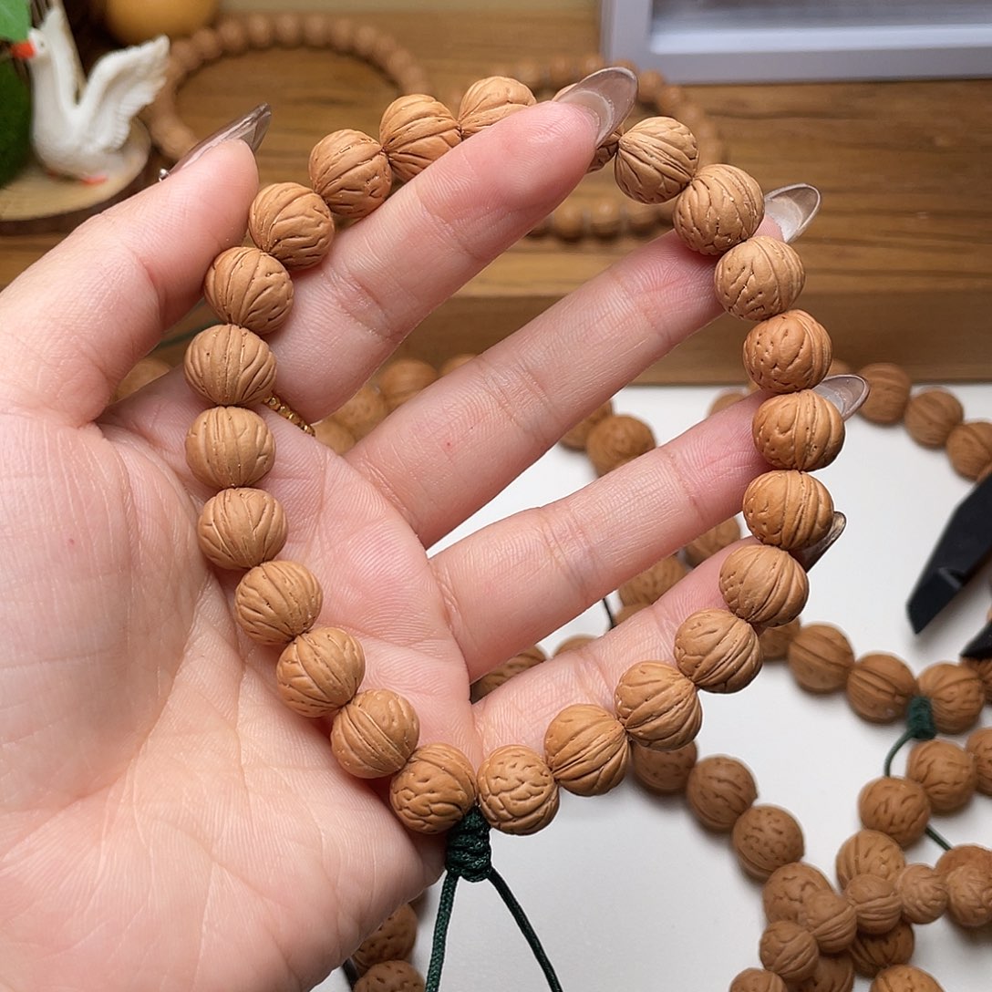 胡****11加野生红皮肠纹矮壮桃核