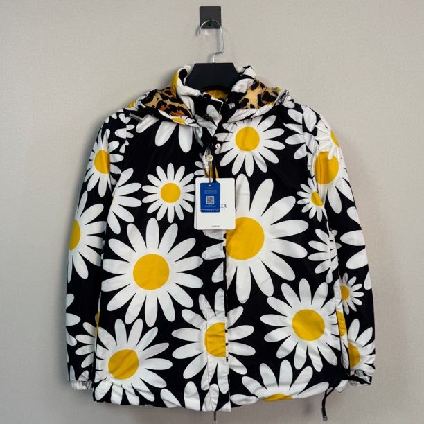 未使用 MONCLER 盟可睐新款雏菊大徽标/0码偏大/带吊/价13100