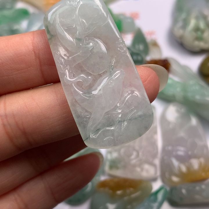 翡翠未镶嵌颈饰翡翠