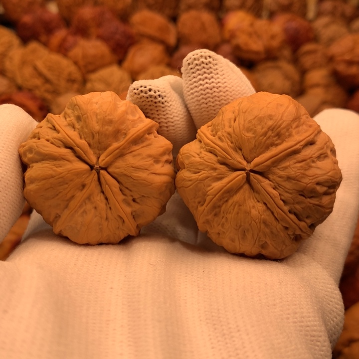 文玩核桃吊坠18………