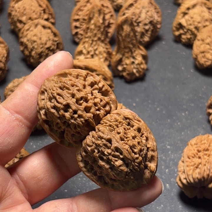 好***来大叶紫檀（黑酸枝木类）