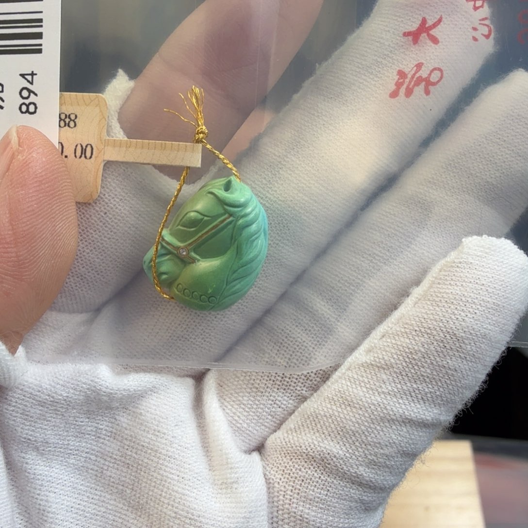 柠***e绿松石未镶嵌珠宝奇石