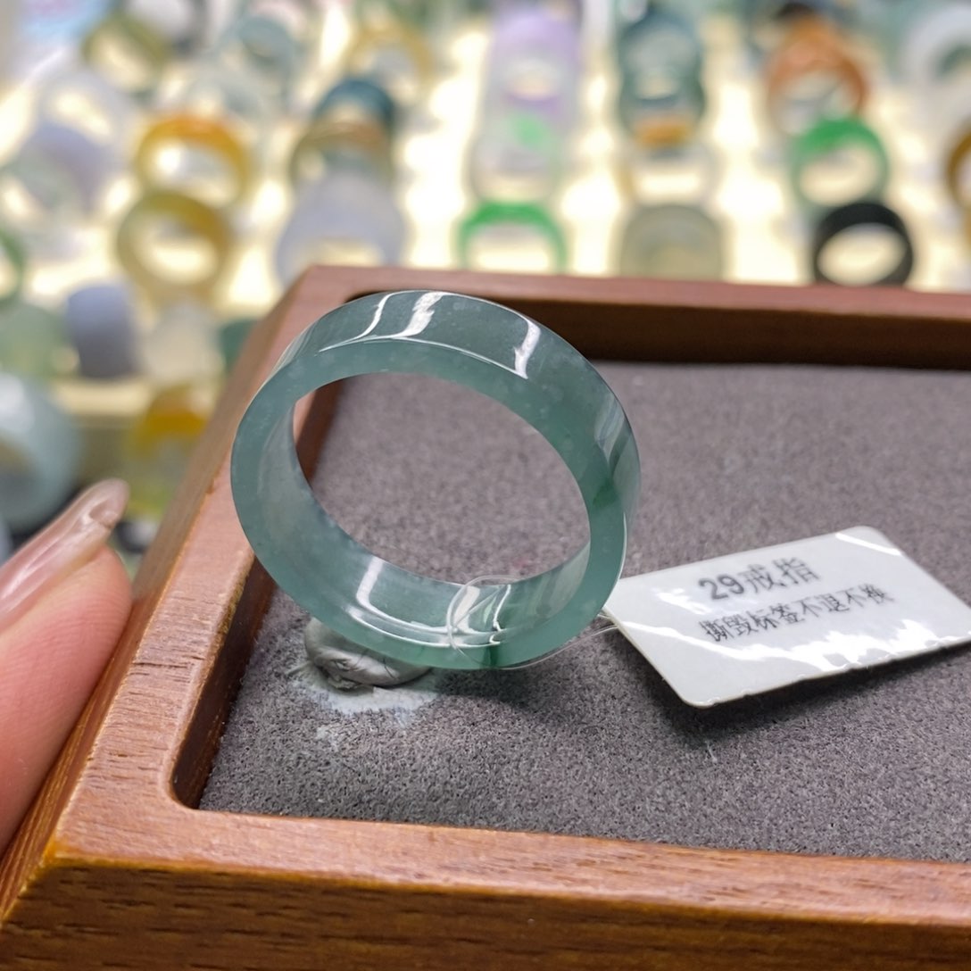 翡翠戒指未镶嵌29圈