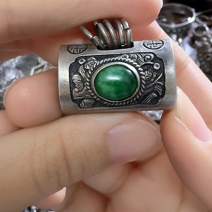 星***万无非金属非金属925银足银锁包一个