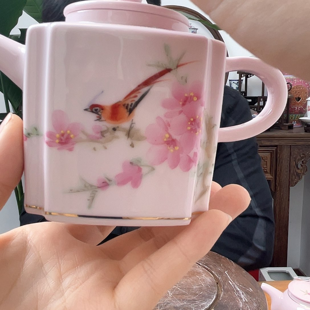 景德镇陶瓷红稀土壶