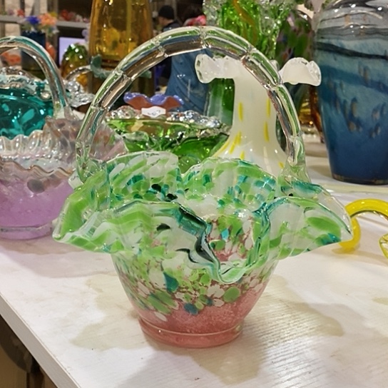 琉璃花瓶高22厘米口径12厘米