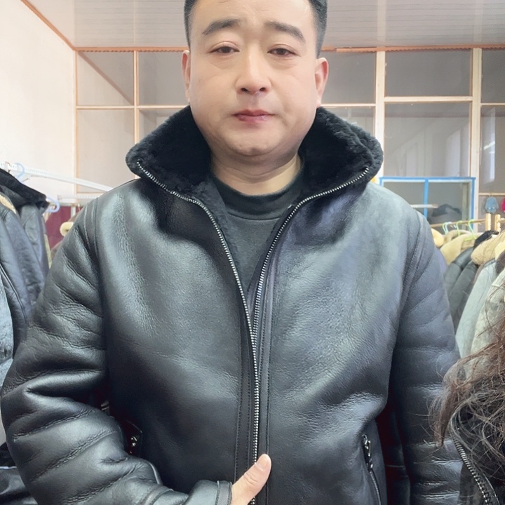 60码黑色戴帽皮毛一体