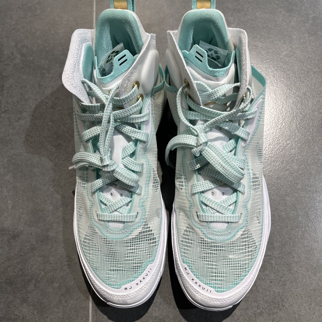 J37 郭艾伦 40.5码 原盒