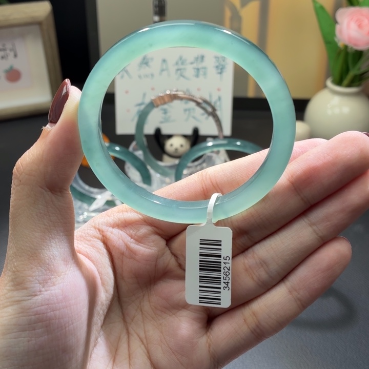 翡翠未镶嵌手镯纯净冰绿56