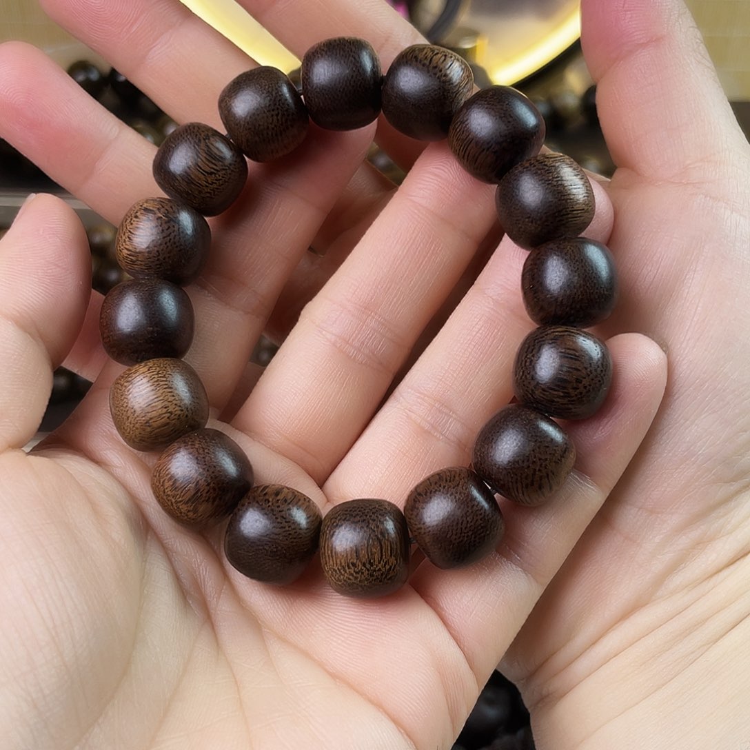 沉香手串富生红土玉化老料瘤疤1.4