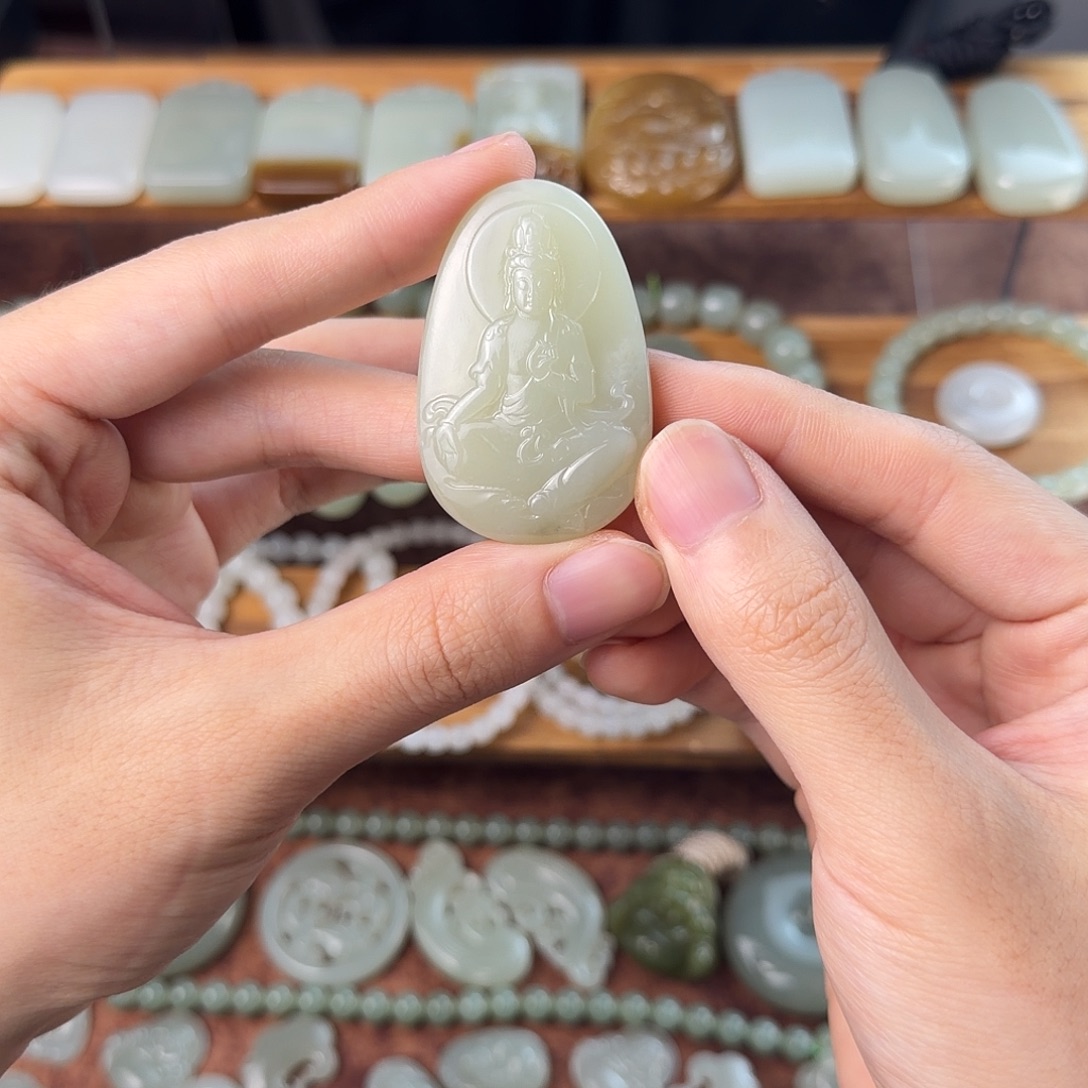 和田玉未镶嵌颈饰