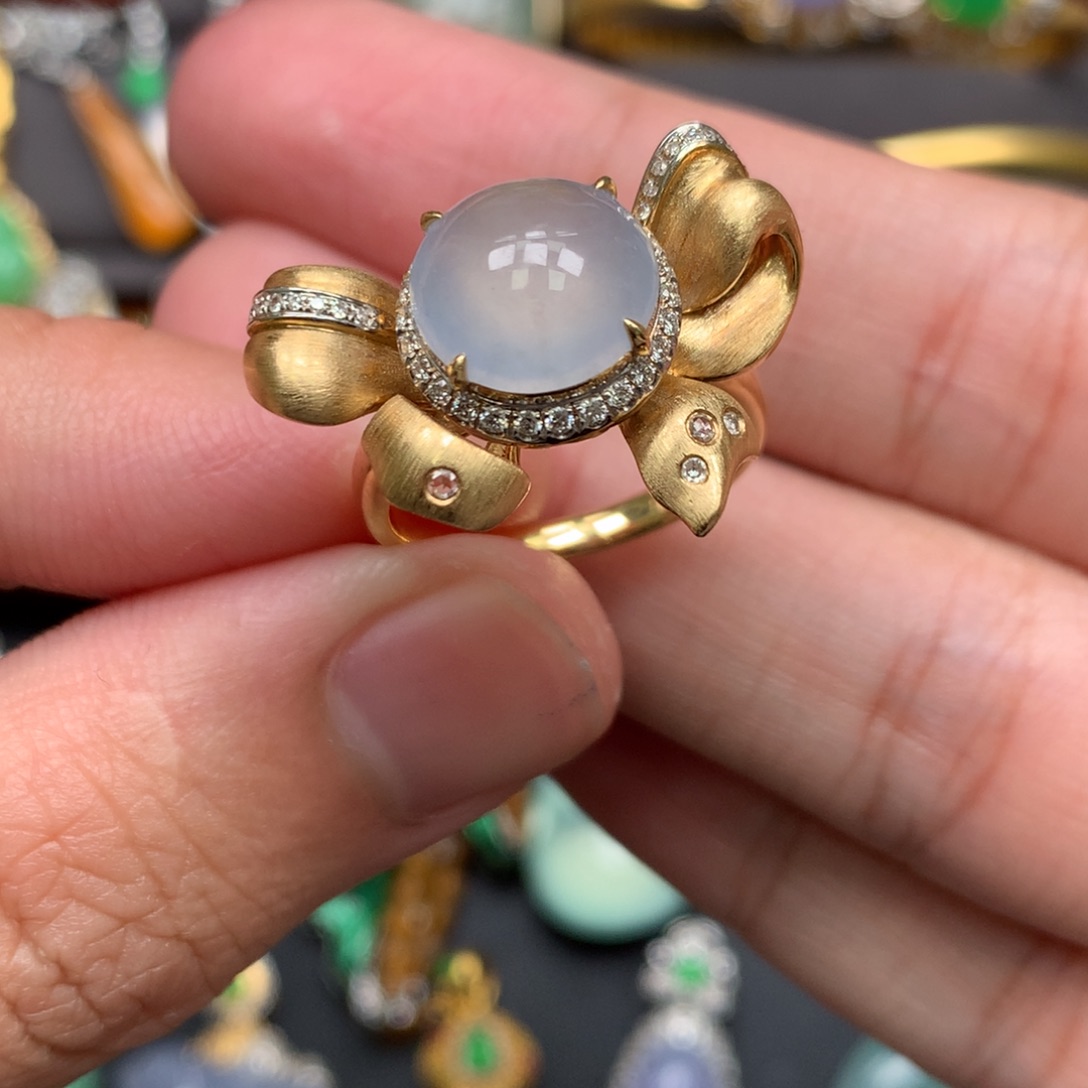 翡翠18K金镶嵌戒指