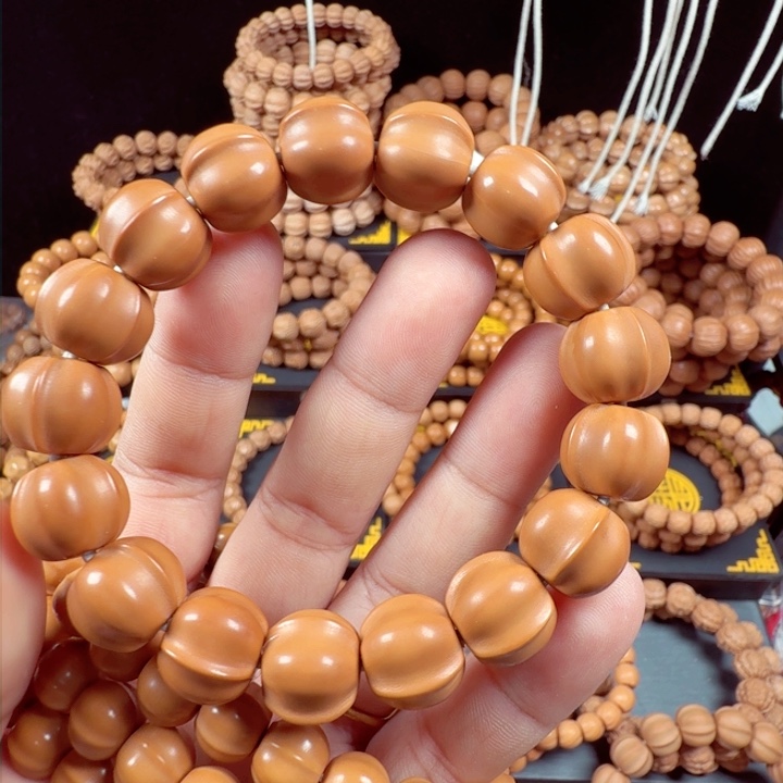 猴头核桃手串d****g鲨鱼