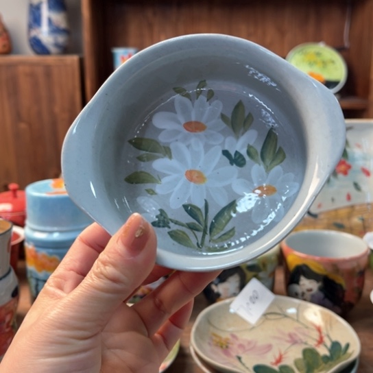 炉景德镇釉下手绘陶瓷。