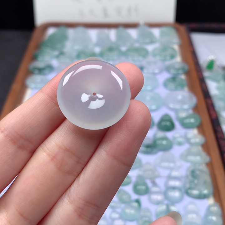 颈饰未镶嵌翡翠糯冰平安扣