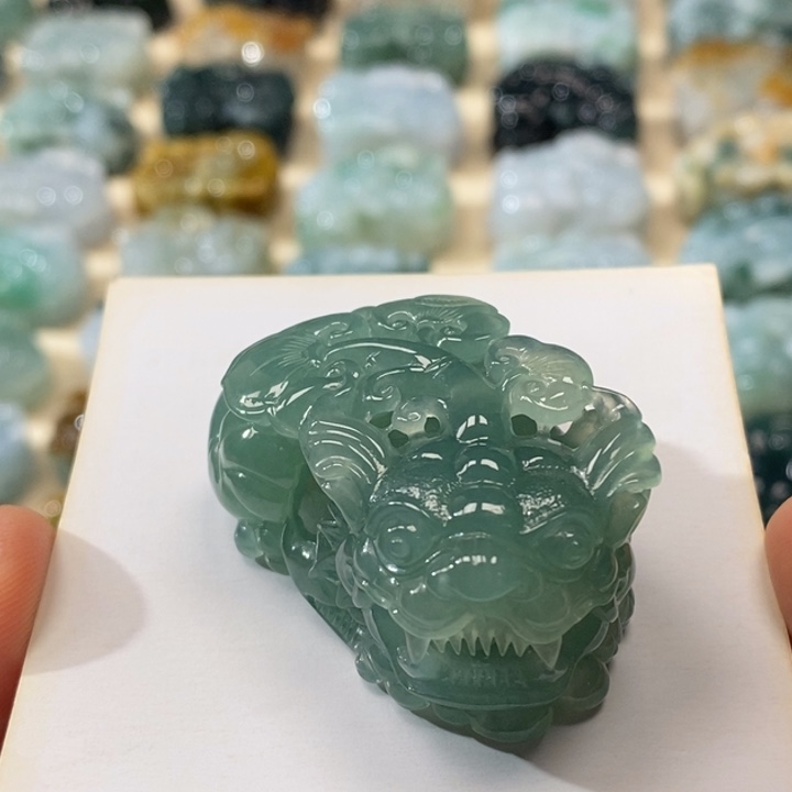 翡翠颈饰未镶嵌天然翡翠貔貅吊坠