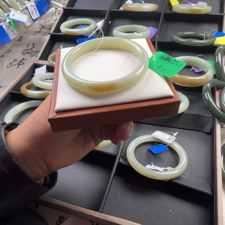 未镶嵌手镯和田玉玲珑美镯57.5