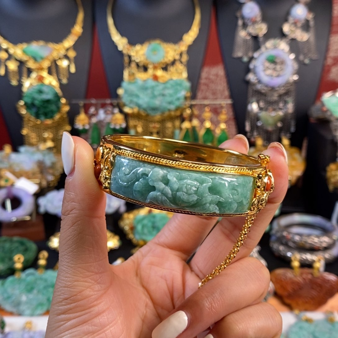 翡翠颈饰银S925镀金镶嵌天然翡翠手镯