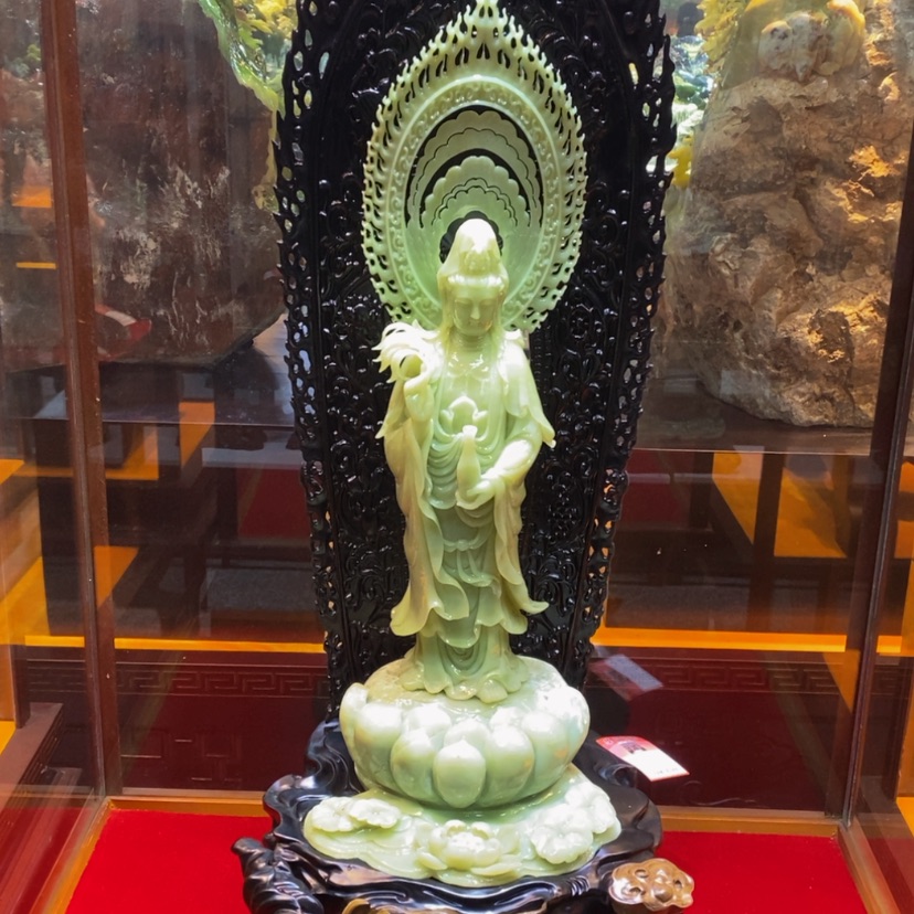 【闪购商品】蛇纹石玉未镶嵌摆件