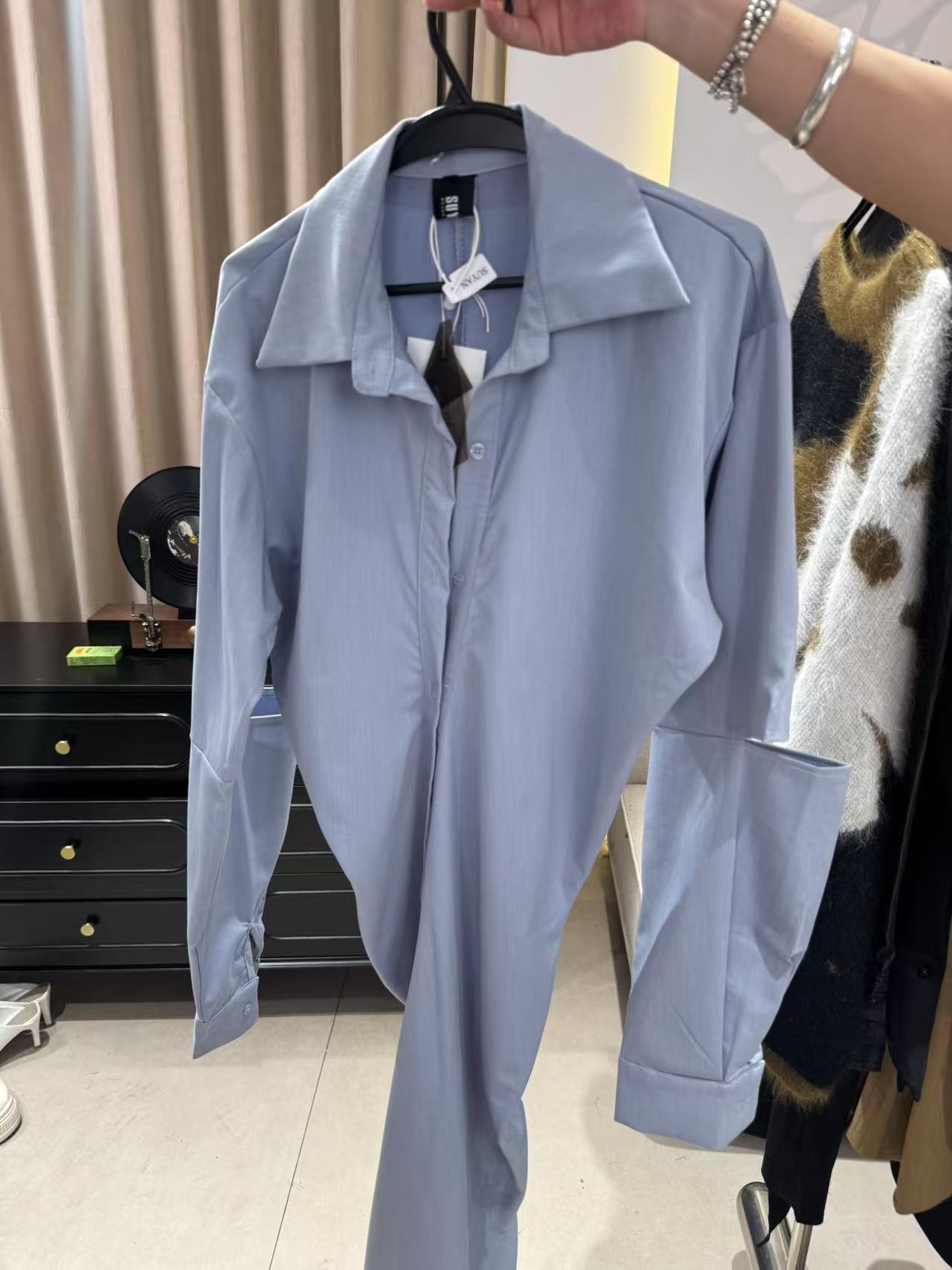 002蓝色长款衬衣裙