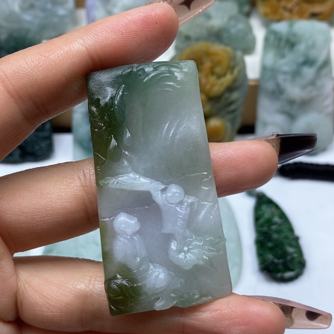 翡翠颈饰未镶嵌翡翠