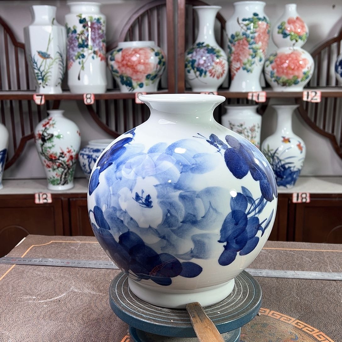 摆件景德镇陶瓷石青牡