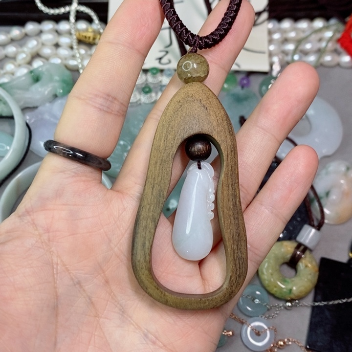 翡翠吊坠(不含链)未镶嵌