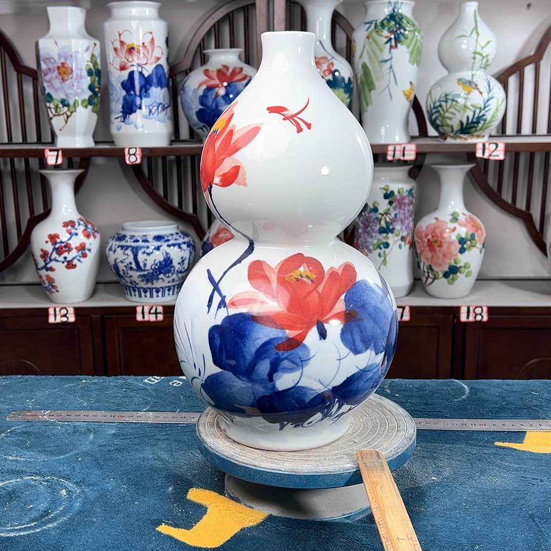 摆件景德镇陶瓷葫红荷