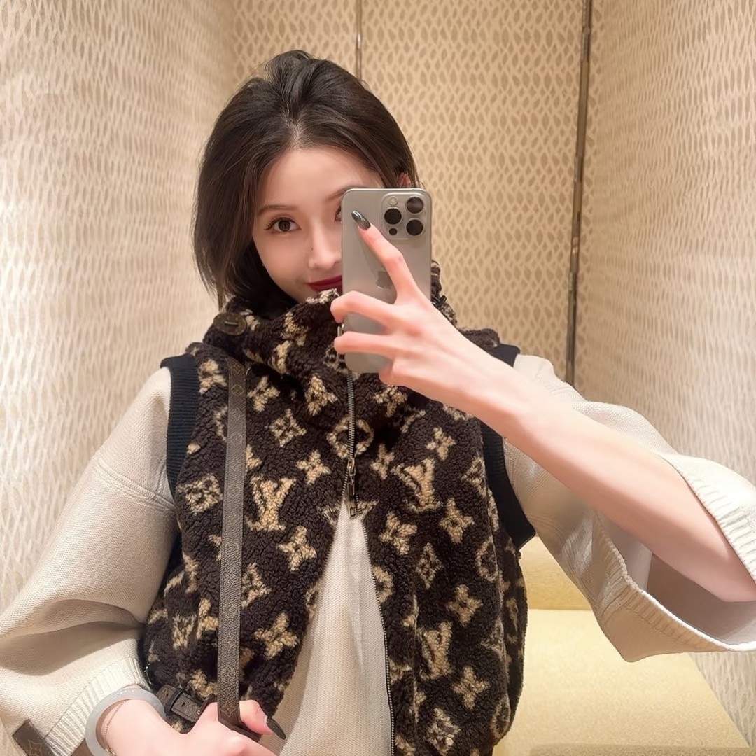 未使用 LouisVuitton/路易威登 003088 25款老花连帽马甲 