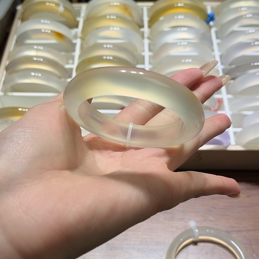 玛瑙/玉髓手镯合金番***?