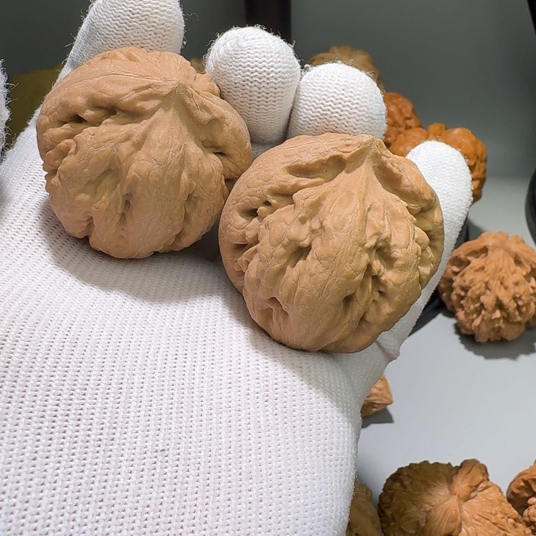 文玩核桃吊坠霸王龙