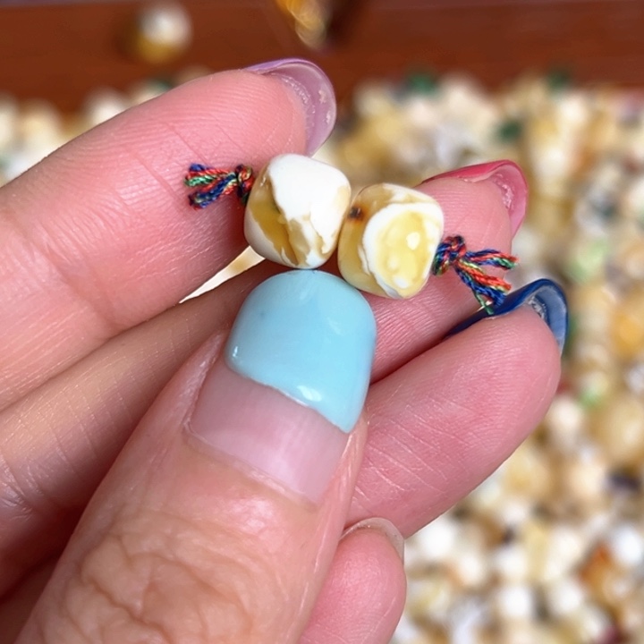 未镶嵌蜜蜡裸石8.6mm一对