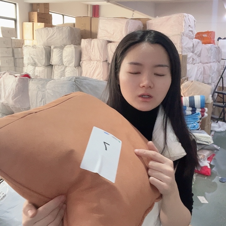 7号橘色枕头啦啦啦啦啦