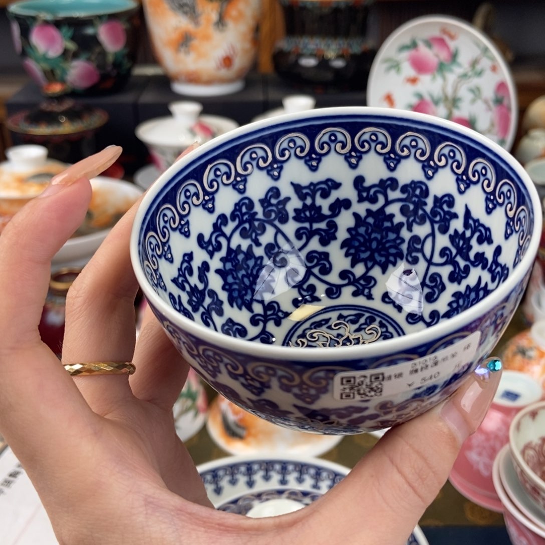 陶瓷艺术家的作品是一种