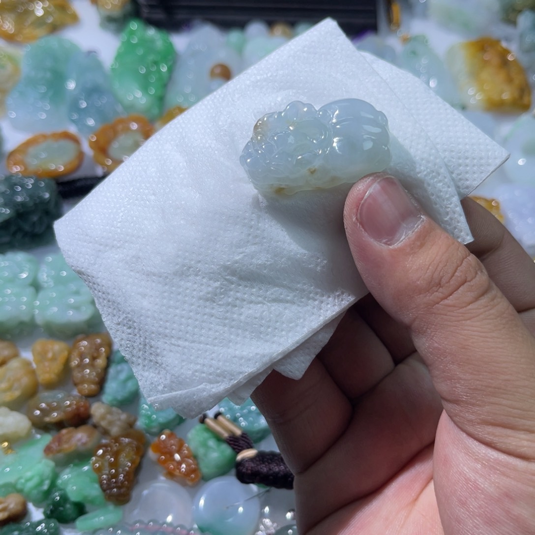 翡翠颈饰未镶嵌天然
