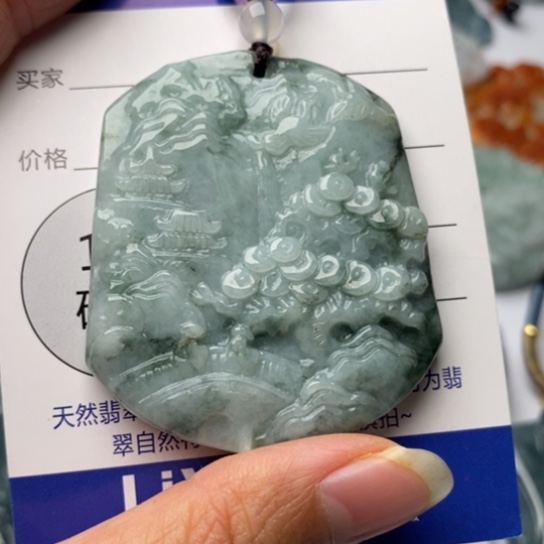 翡翠颈饰未镶嵌翡翠