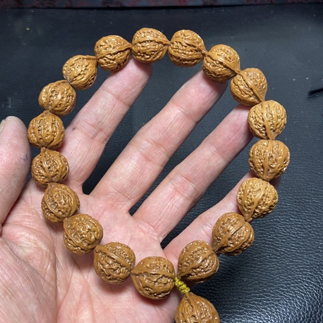 文玩核桃吊坠秋子