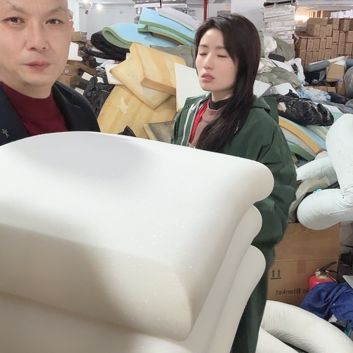 瑕疵发黄白色记忆棉枕芯发一小号