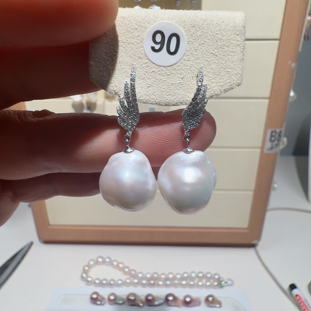 合金淡水珍珠颈饰