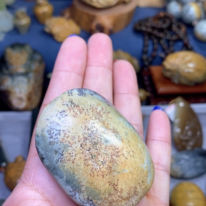 岫岩河磨玉（透闪石质玉）把件未镶嵌