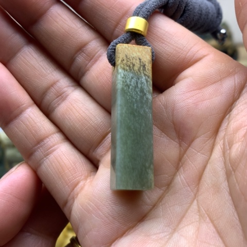 【闪购商品】未镶嵌岫岩河磨玉（透闪石质玉）挂件