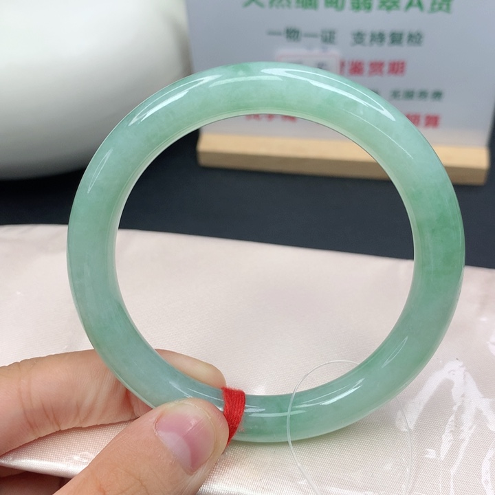 翡翠手镯未镶嵌58圈果晴圆条翡翠手镯
