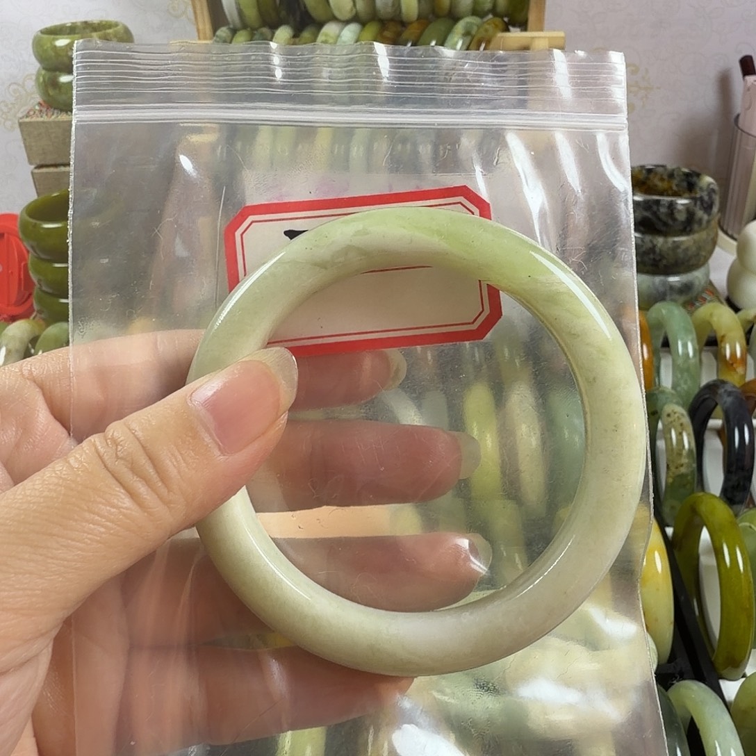 做****蛇纹石玉未镶嵌手镯