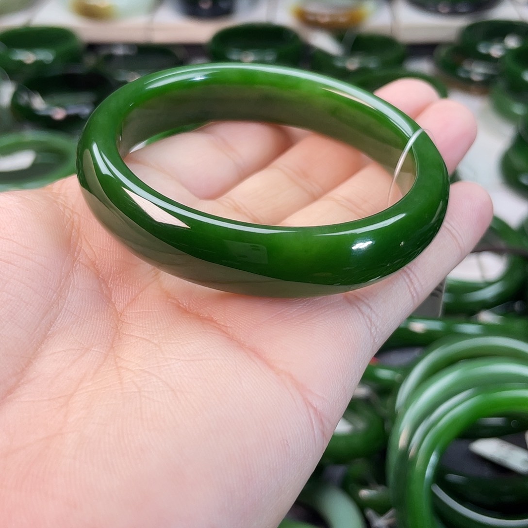 和田玉（碧玉）手镯未镶嵌