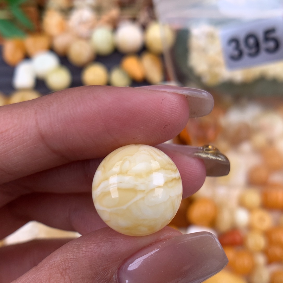 琥珀珠宝奇石未镶嵌O****m16