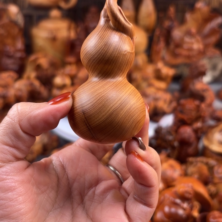 一***爷太行崖柏手把件的设计和制作